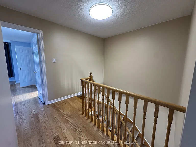 82 Kenwell Cres — Photo 8
