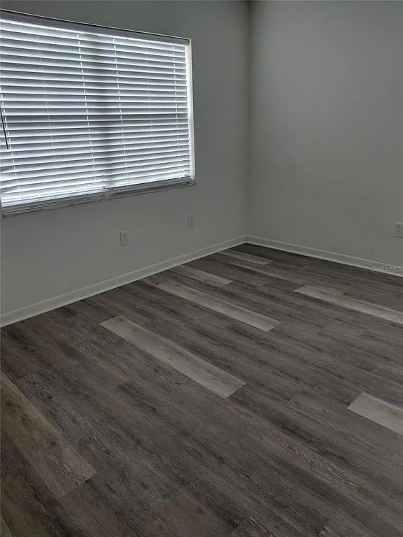 2 bed, 1.0 bath, 950 sqft, $1,600 — Photo 4