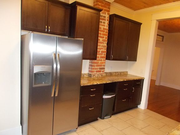 4th image of 719 N 19th Ave