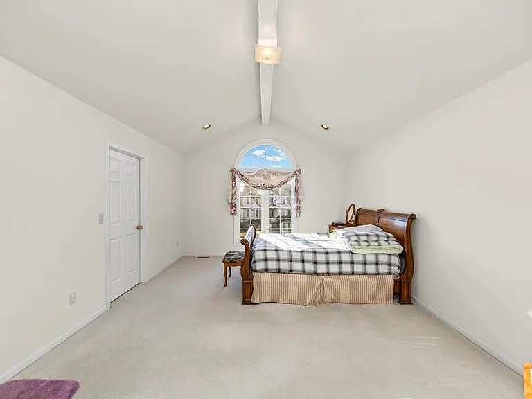 4885 Homestead Dr — Photo 10