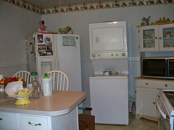 5th image of 6 Woodlawn Ave