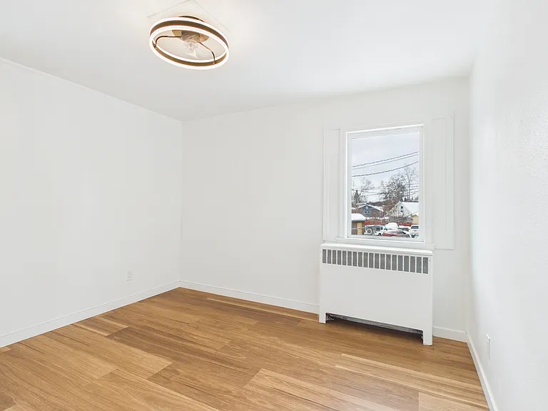 926 Gilmore St #B — Photo 9