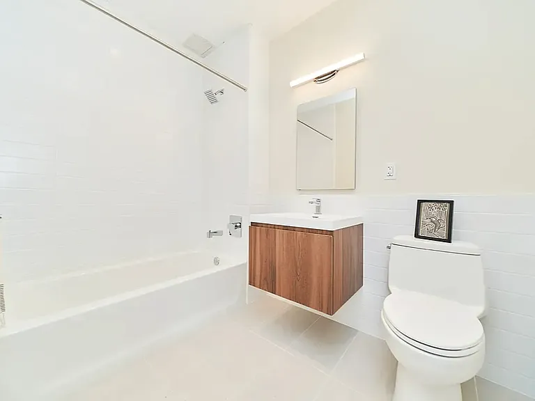 521 W 134th St #8A — Photo 10