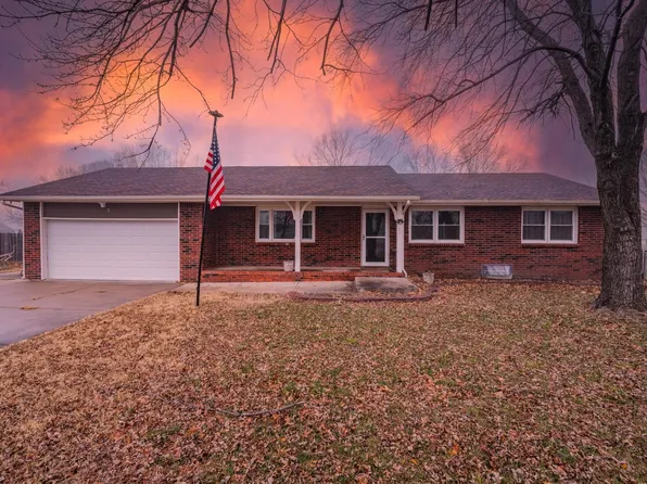 3 Son Ct, Valley Center, KS 67147