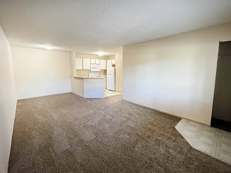 Eagle Crest Apartments — Photo 57