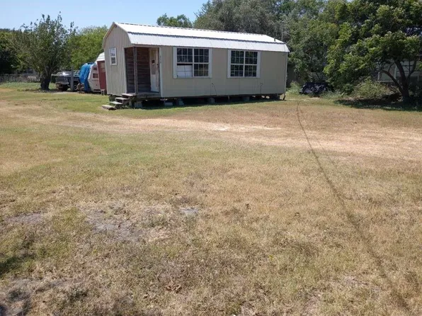 826 Avenue C, Sinton, TX 78387
