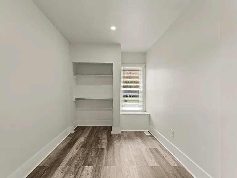 890 Howard Ave #890 — Photo 7