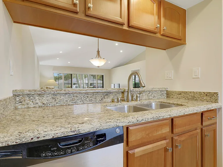 706 Club Dr — Photo 10