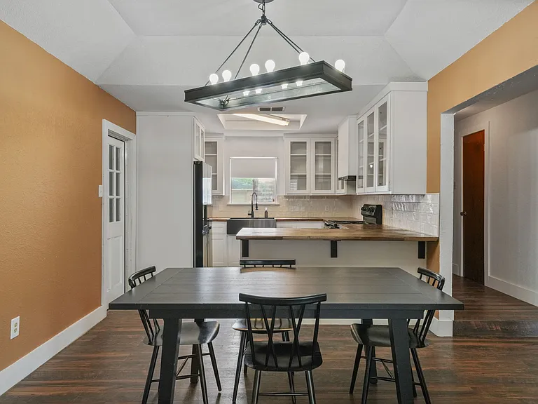 5721 Cresthaven Dr — Photo 3