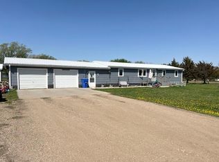 211 East Rd, Plankinton, SD 57368