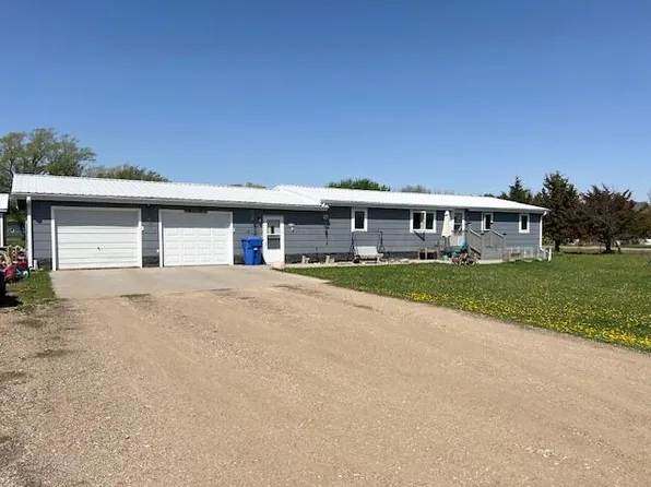 211 East Rd, Plankinton, SD 57368