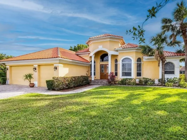 1018 S Town And River Dr, Fort Myers, FL 33919