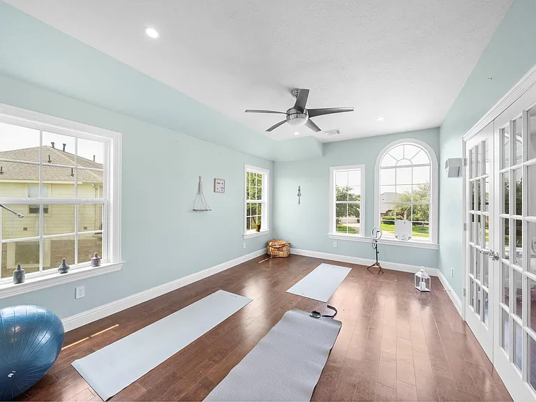 815 Arlington Ln — Photo 22