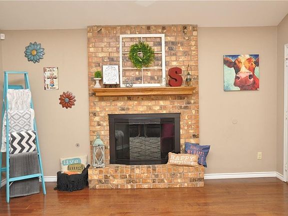 3rd image of 2802 Rex Allen Dr