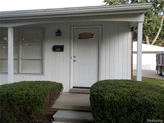 4th image of 17590 Dolores St