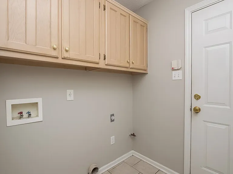810 Lakemont Dr — Photo 12