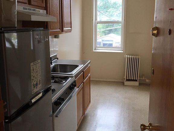 4th image of 2755 Harway Ave #3
