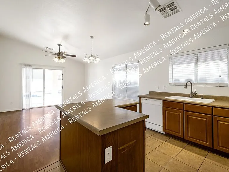 1448 E Saguaro Trl — Photo 6