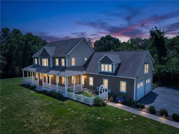 45 Pine Swamp Rd, Cumberland, RI 02864