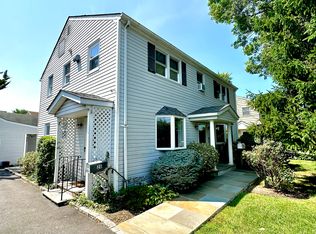 28 Ann St APT 1, Glen Cove, NY 11542