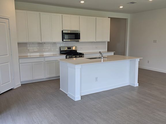 4th image of 3005 Paradise Capri Dr