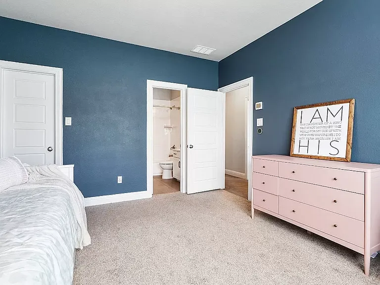145 Waterside Dr — Photo 33