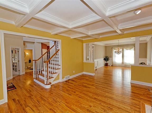 4th image of 19 Siena Dr
