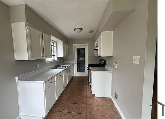 2nd image of 11934 Kings Grove Dr