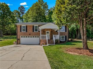 117 Kingswood Place Dr, Walnut Cove, NC 27052