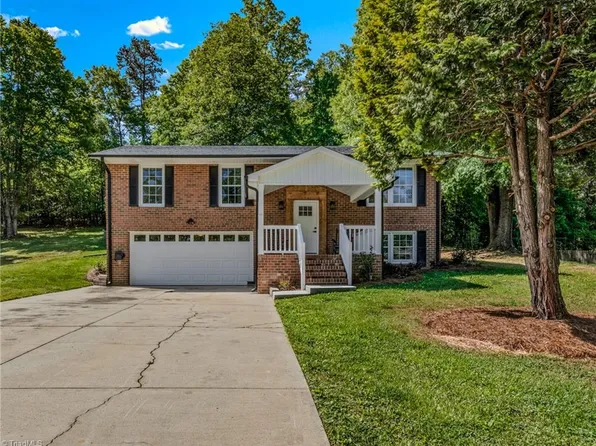 117 Kingswood Place Dr, Walnut Cove, NC 27052