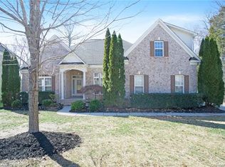 8830 Kensington Forest Dr, Harrisburg, NC 28075