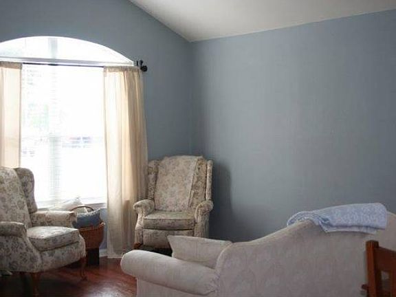 5th image of 1810 White Indigo Trl