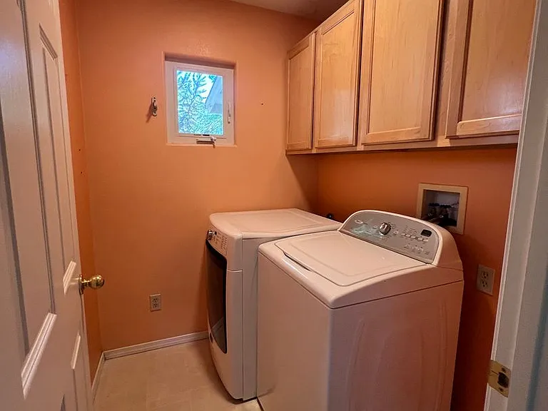 1678 N Highway 395 #28 — Photo 12
