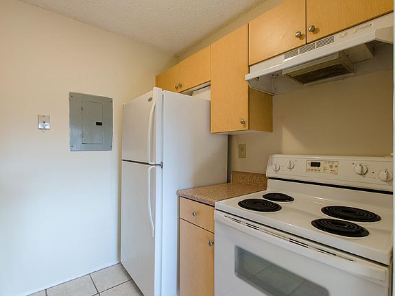 4th image of 1133 N Benoist Farms Rd #301
