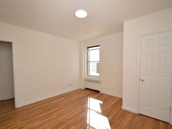 3rd image of 4410 Macnish St APT 5F