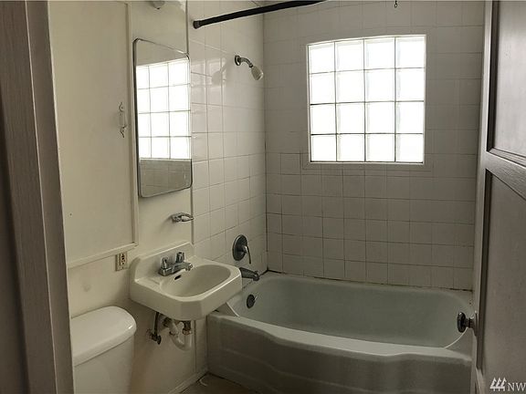5th image of 6440 Fairlawn Dr SW