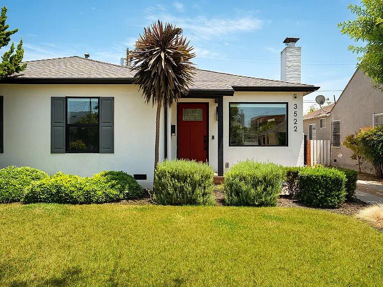3522 Hillcrest Dr — Photo 2