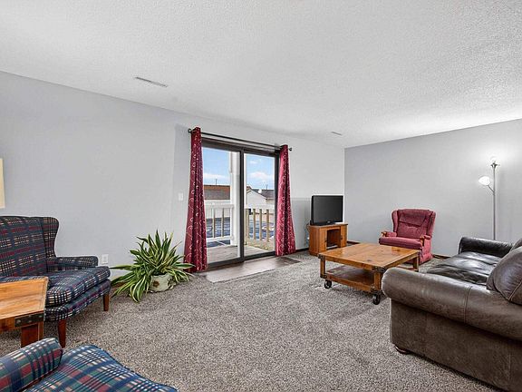 5th image of 800 E Iowa St APT 2C