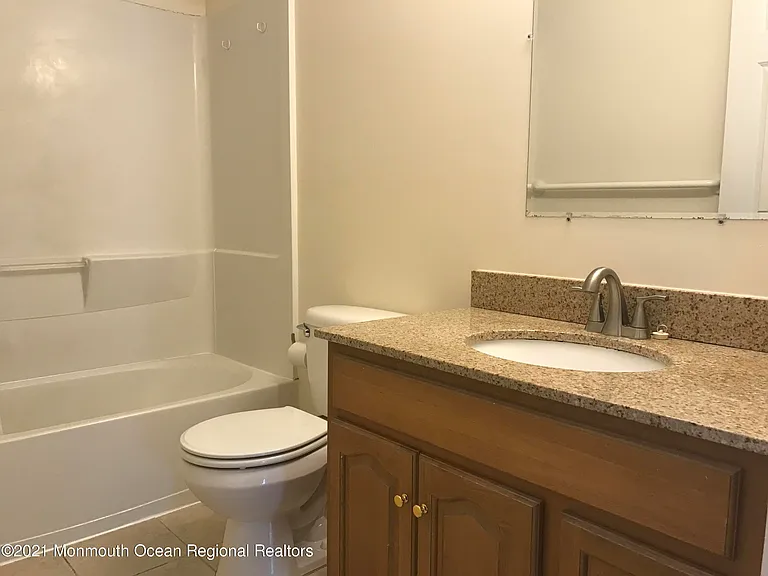112 Morris Ave #B — Photo 19