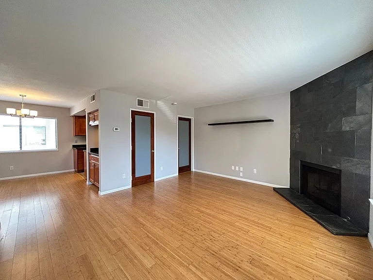 2202 N Broadway #G — Photo 5