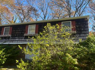 24 Danville Dr, Greenlawn, NY 11740