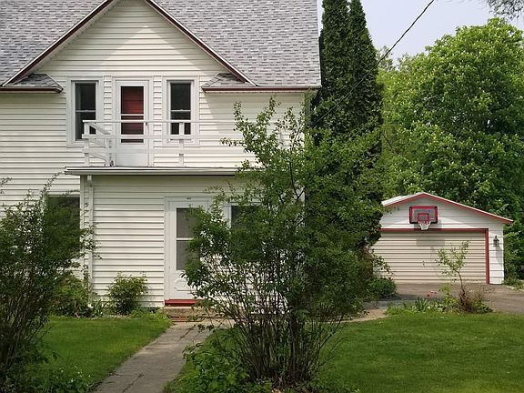 2nd image of 302 W Dunton St