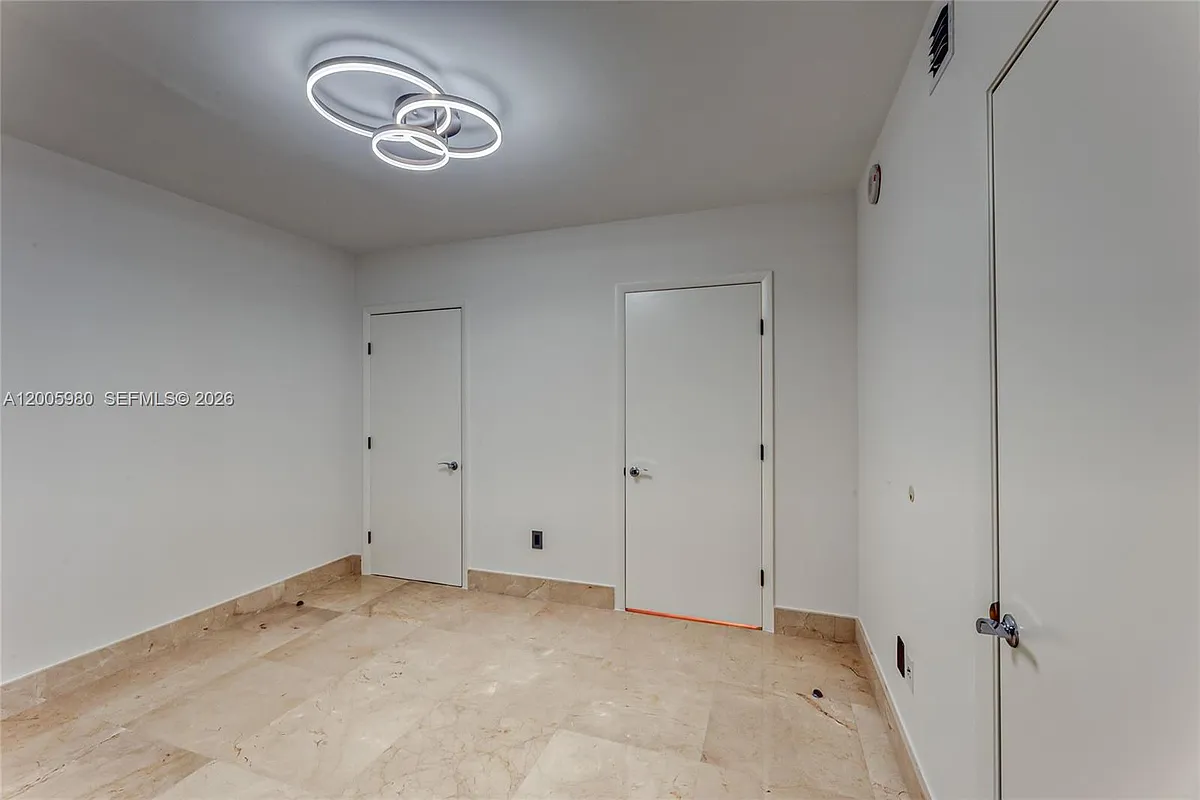 Building Photo - 1830 S Ocean Dr #4601