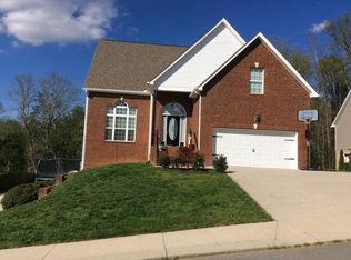 8999 Sunridge Dr, Ooltewah, TN 37363