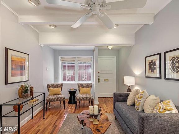 Spacious living room