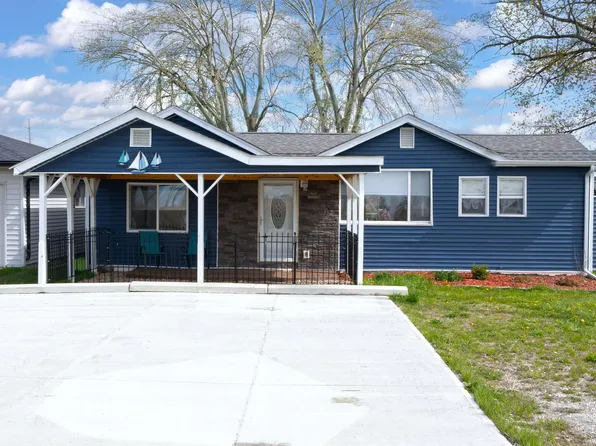 6334 Marina Dr, Algonac, MI 48001