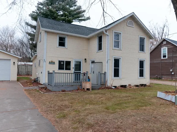 406 N 10th St, Cameron, WI 54822