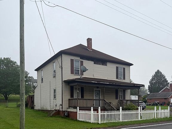 3rd image of 122 Walnut St