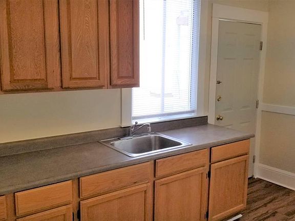 4th image of 106 Randall St