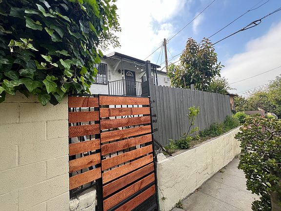 2nd image of 1140 N Benton Way